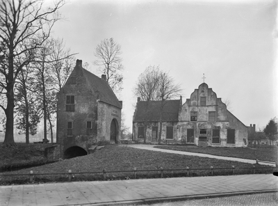 41226 Gezicht op het gebouwencomplex van het voormalige Kartuizerklooster Nieuwlicht (Laan van Chartroise) te Utrecht.